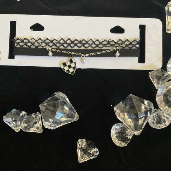 Icing Jewelry - Icing Black and white heart neck choker